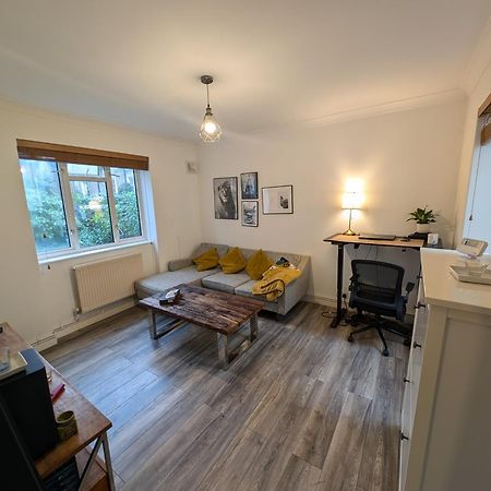 Stylish And Well Equipped Flat In Stockwell Appartement Londen Buitenkant foto