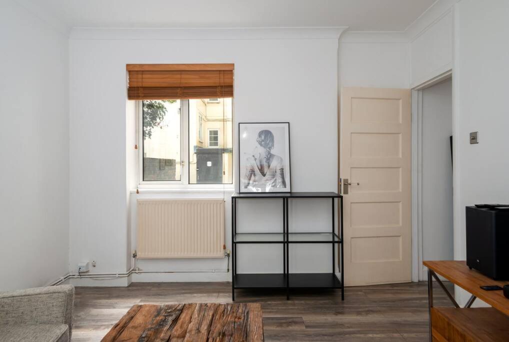 Stylish And Well Equipped Flat In Stockwell Appartement Londen Buitenkant foto
