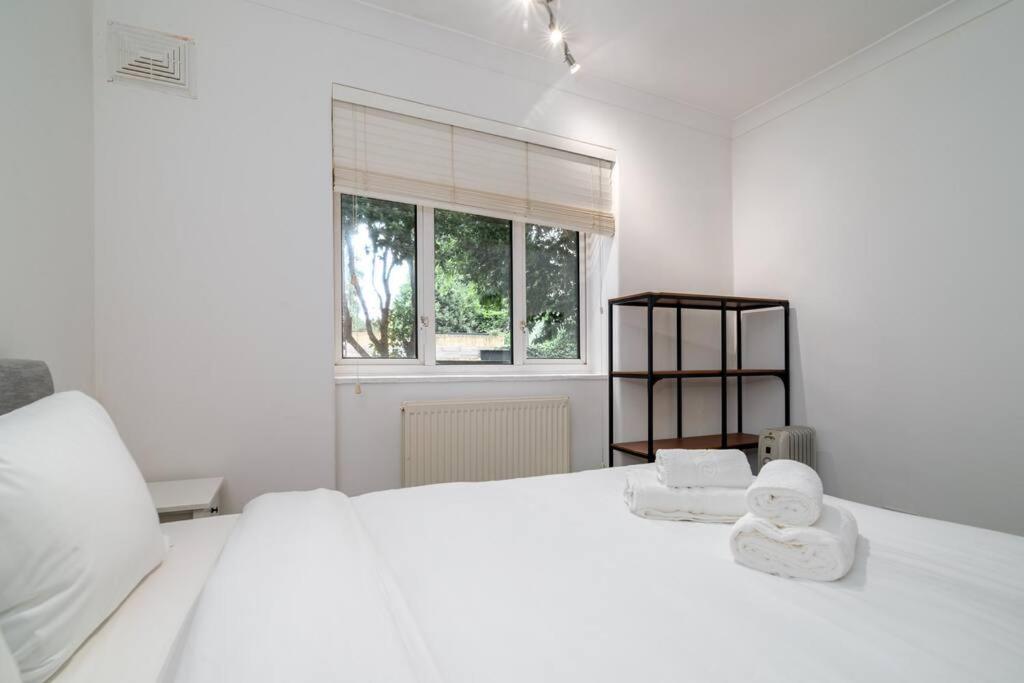 Stylish And Well Equipped Flat In Stockwell Appartement Londen Buitenkant foto