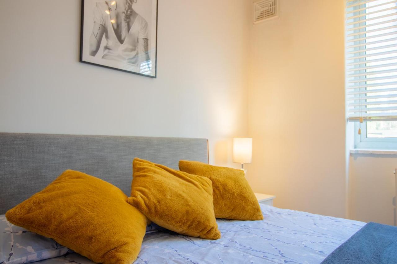 Stylish And Well Equipped Flat In Stockwell Appartement Londen Buitenkant foto