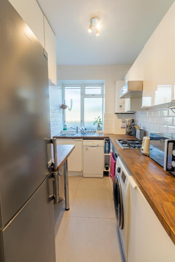 Stylish And Well Equipped Flat In Stockwell Appartement Londen Buitenkant foto