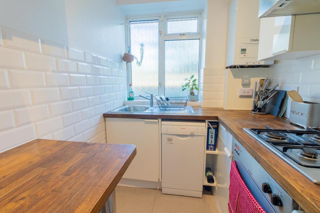 Stylish And Well Equipped Flat In Stockwell Appartement Londen Buitenkant foto