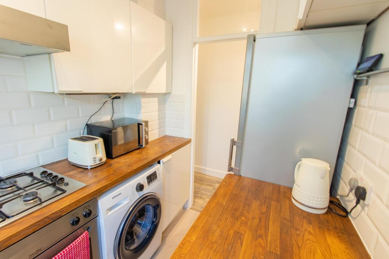 Stylish And Well Equipped Flat In Stockwell Appartement Londen Buitenkant foto